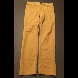 Men’s slim fit colored denim